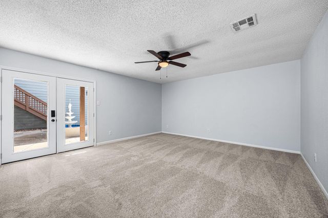 2926 Meadowcreek Drive, Missouri City, TX 77459