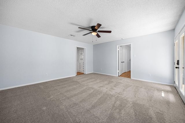 2926 Meadowcreek Drive, Missouri City, TX 77459