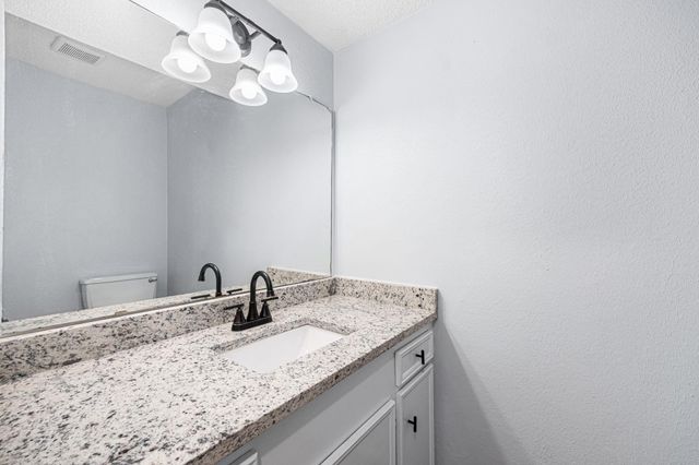 2926 Meadowcreek Drive, Missouri City, TX 77459