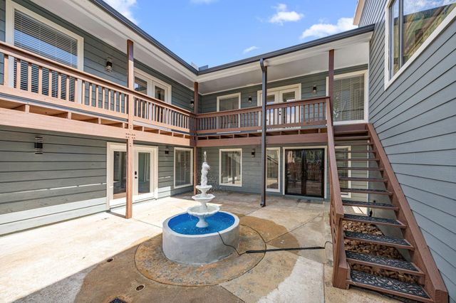 2926 Meadowcreek Drive, Missouri City, TX 77459