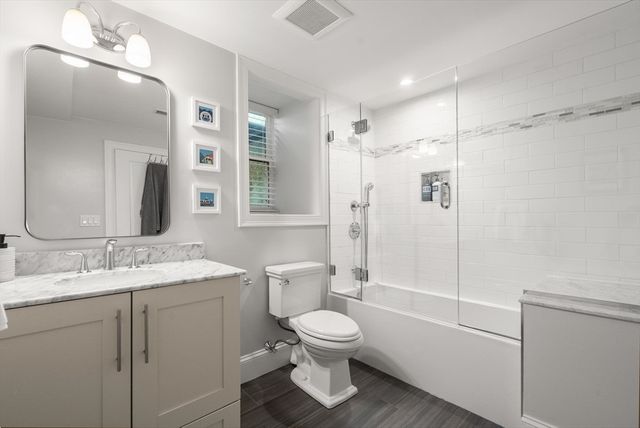 9 Bartlett Cres 1, Brookline, MA 02446