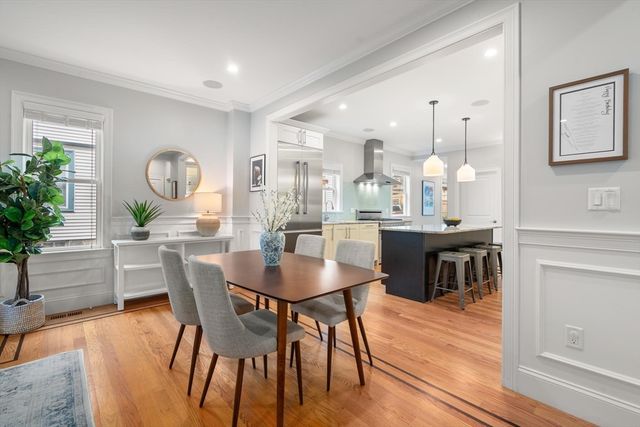 9 Bartlett Cres 1, Brookline, MA 02446