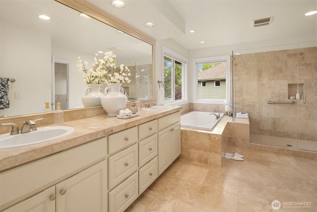 27542 SE 28th Court, Sammamish, WA 98075