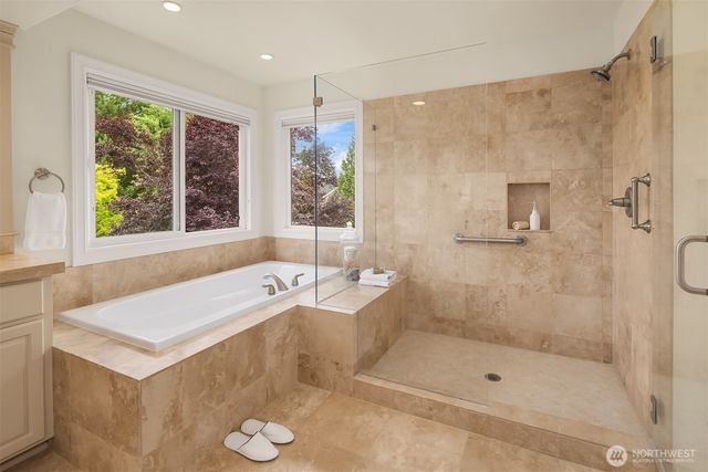 27542 SE 28th Court, Sammamish, WA 98075