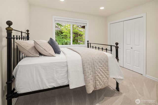 27542 SE 28th Court, Sammamish, WA 98075