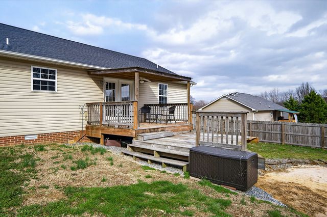 4535 Ewing Dr, Baxter, TN 38544