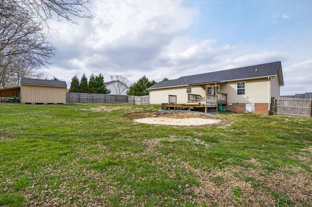 4535 Ewing Dr, Baxter, TN 38544