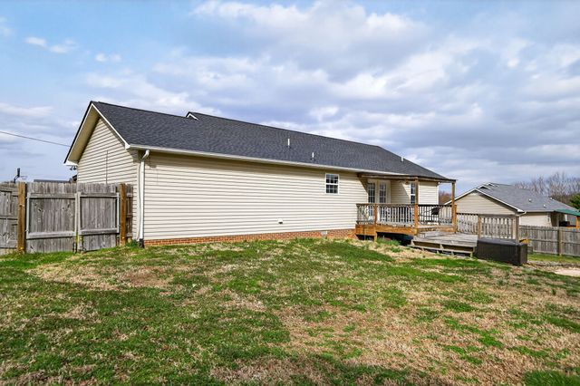 4535 Ewing Dr, Baxter, TN 38544