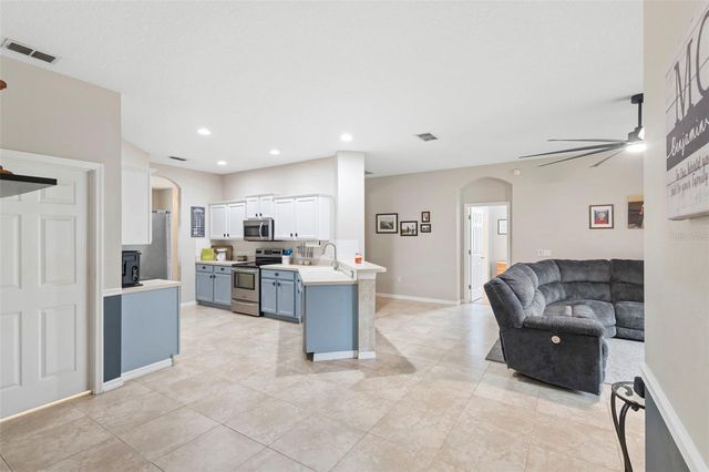 623 WOODFORD DRIVE, Debary, FL 32713