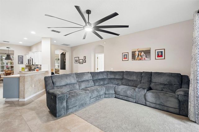 623 WOODFORD DRIVE, Debary, FL 32713