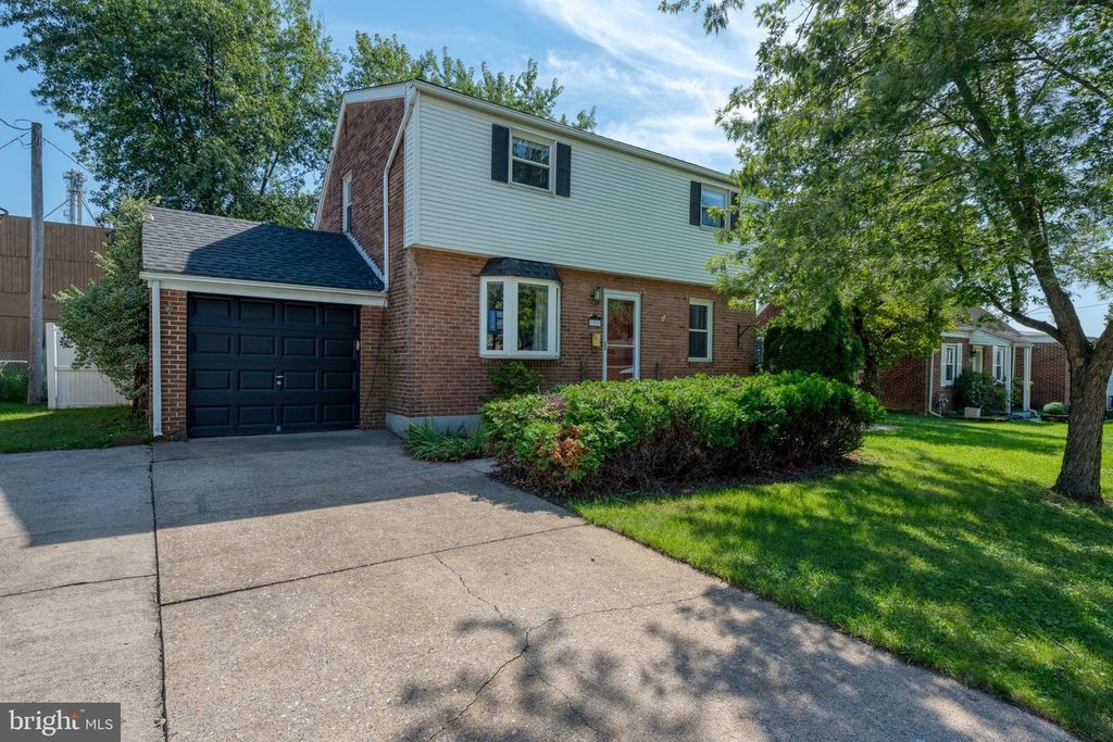 1931 PRINCETON AVE, Camp Hill, PA 17011