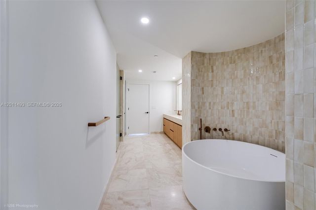 1177 Kane Concourse 405, Bay Harbor Islands, FL 33154