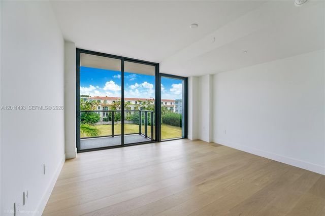 1177 Kane Concourse 405, Bay Harbor Islands, FL 33154