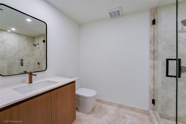 1177 Kane Concourse 405, Bay Harbor Islands, FL 33154