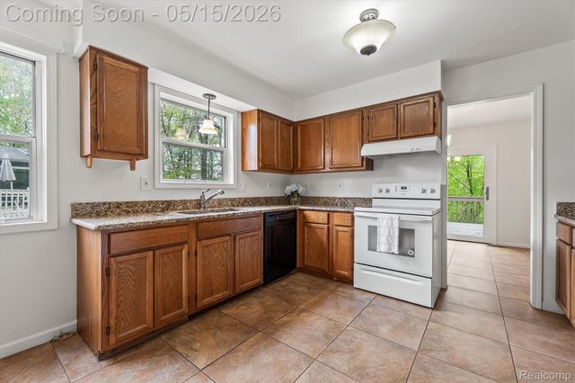 19557 Cardene Way 53, Northville Township, MI 48167