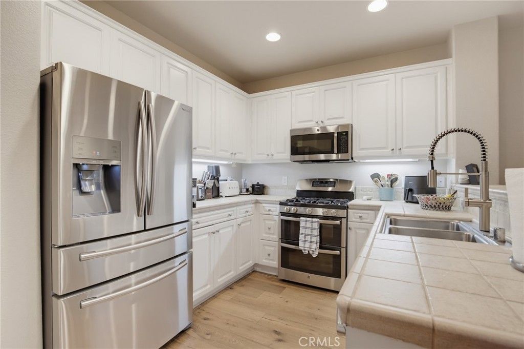 27344 Oaktree Place, Valencia, CA 91354 — photo 5