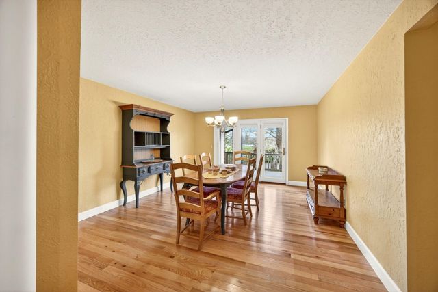 2585 Freedom Way, Medford, OR 97504