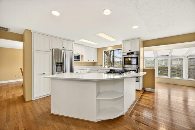 2585 Freedom Way, Medford, OR 97504