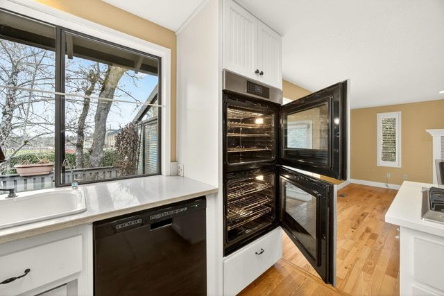 2585 Freedom Way, Medford, OR 97504