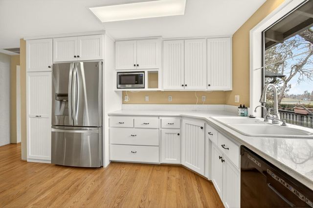 2585 Freedom Way, Medford, OR 97504