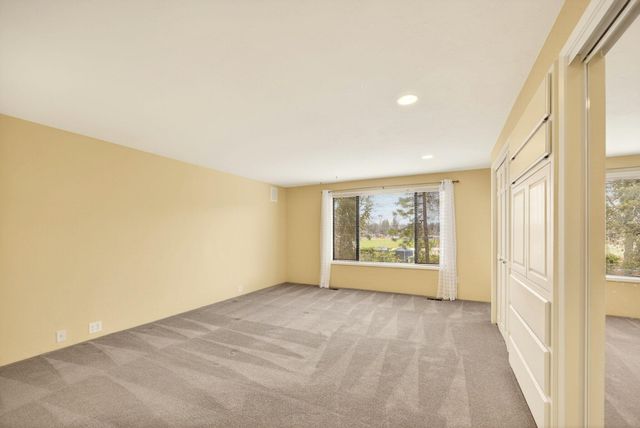 2585 Freedom Way, Medford, OR 97504