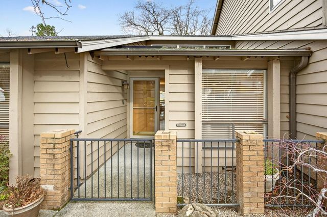 2585 Freedom Way, Medford, OR 97504