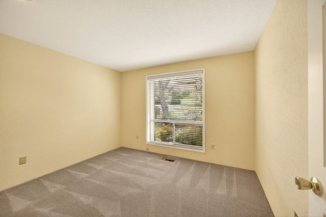 2585 Freedom Way, Medford, OR 97504