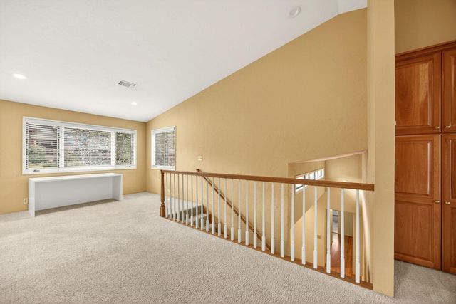 2585 Freedom Way, Medford, OR 97504