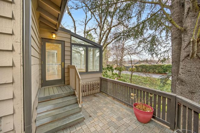 2585 Freedom Way, Medford, OR 97504