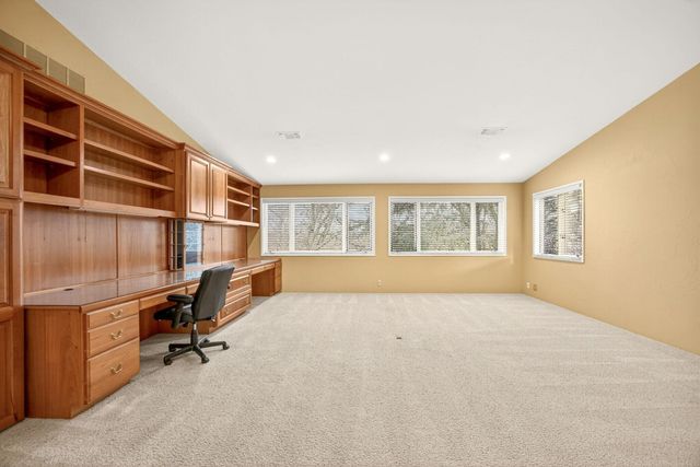 2585 Freedom Way, Medford, OR 97504