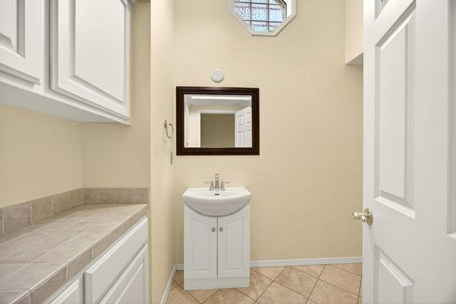 2585 Freedom Way, Medford, OR 97504