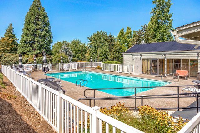 2585 Freedom Way, Medford, OR 97504