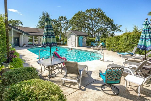 2585 Freedom Way, Medford, OR 97504