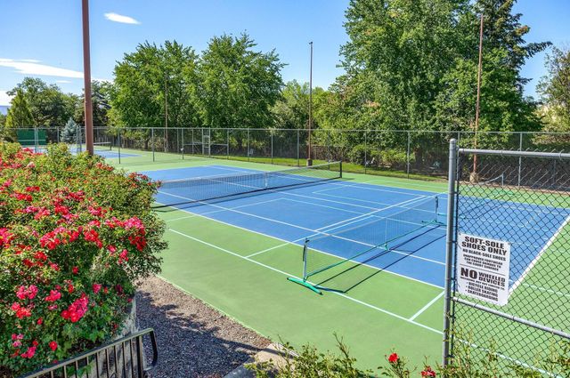 2585 Freedom Way, Medford, OR 97504