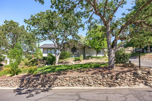 2585 Freedom Way, Medford, OR 97504