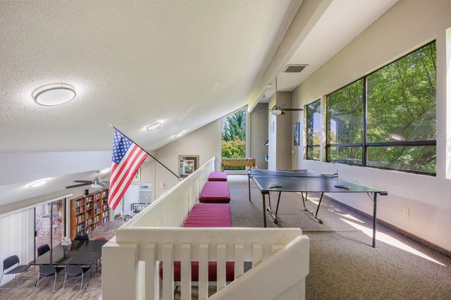 2585 Freedom Way, Medford, OR 97504