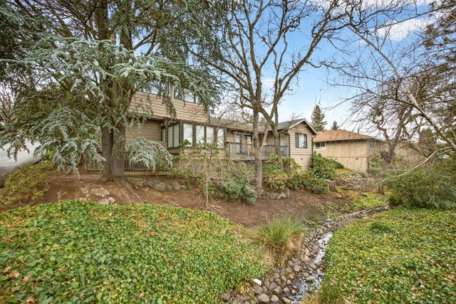 2585 Freedom Way, Medford, OR 97504