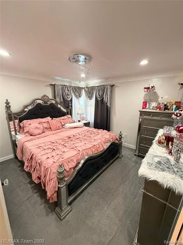 6624 Centralia Street, Dearborn Heights, MI 48127