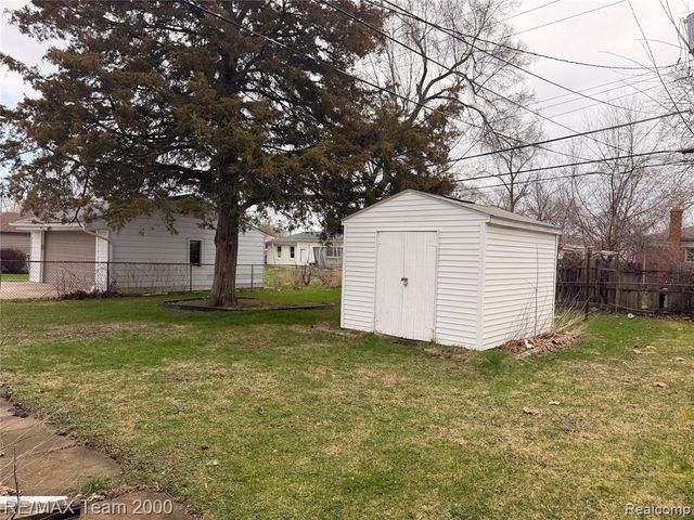 6624 Centralia Street, Dearborn Heights, MI 48127