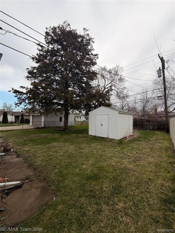 6624 Centralia Street, Dearborn Heights, MI 48127