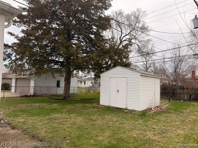 6624 Centralia Street, Dearborn Heights, MI 48127