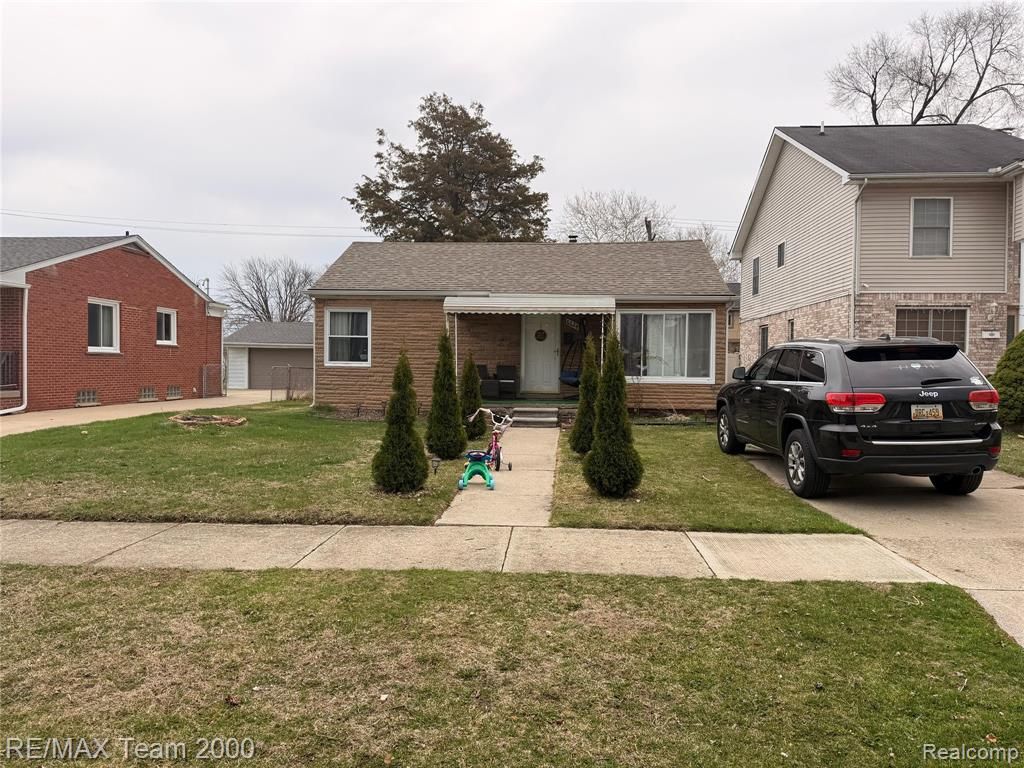 6624 Centralia Street, Dearborn Heights, MI 48127