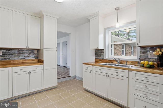 1310 SILER RD, Winchester, VA 22603