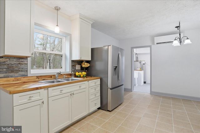 1310 SILER RD, Winchester, VA 22603