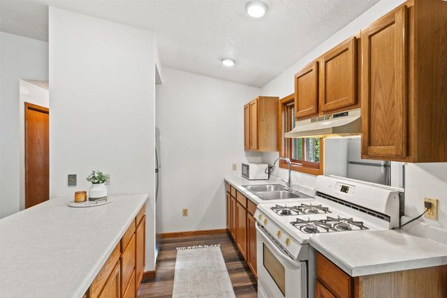 1389 W 11th Avenue, Friendship, WI 53934