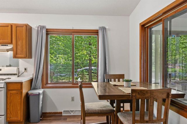 1389 W 11th Avenue, Friendship, WI 53934