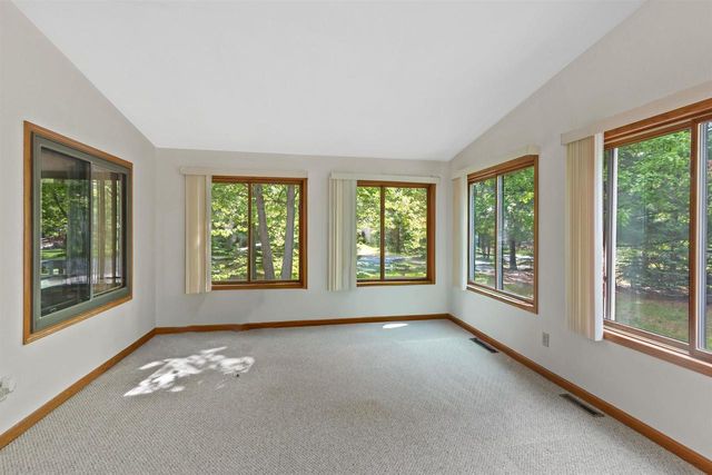 1389 W 11th Avenue, Friendship, WI 53934