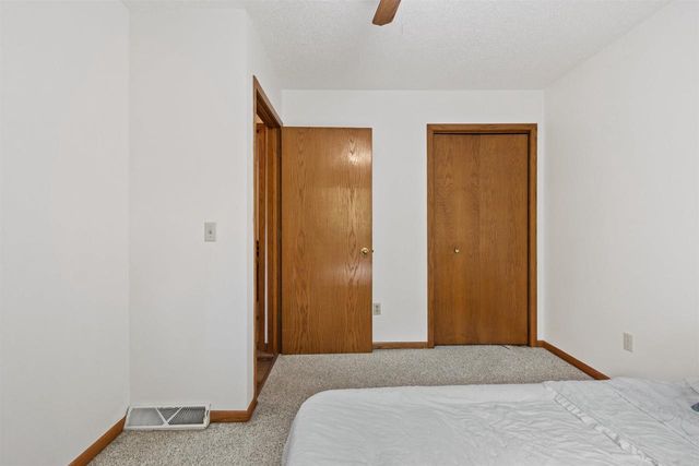 1389 W 11th Avenue, Friendship, WI 53934