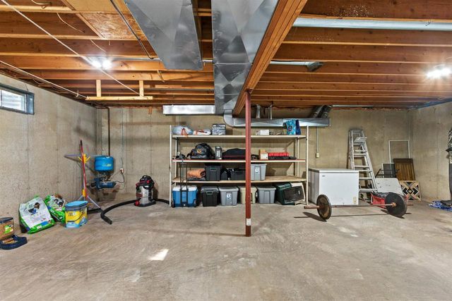 1389 W 11th Avenue, Friendship, WI 53934