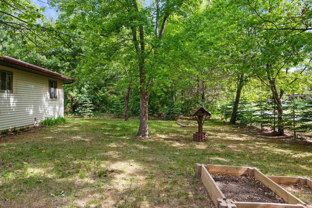1389 W 11th Avenue, Friendship, WI 53934